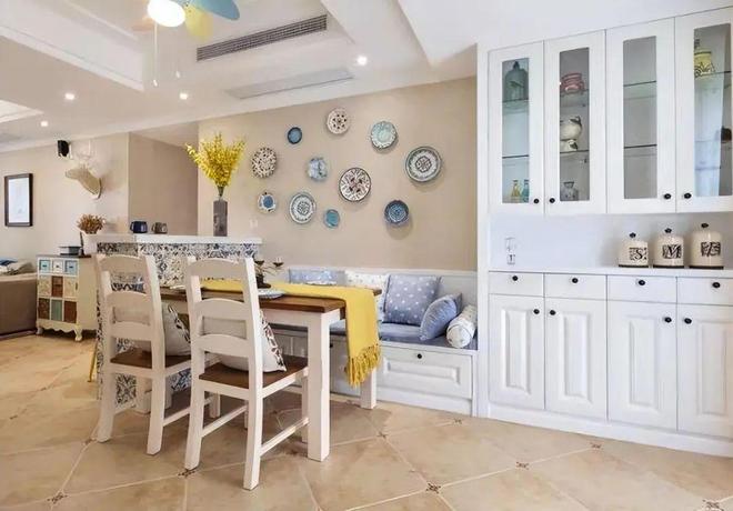 :年轻人弃传统餐桌选卡座好看实用还省空间mg不朽情缘游戏网站登录小户型装修新趋势(图5) :年轻人弃传统餐桌选卡座好看实用还省空间mg不朽情缘游戏网站登录小户型装修新趋势(图5)